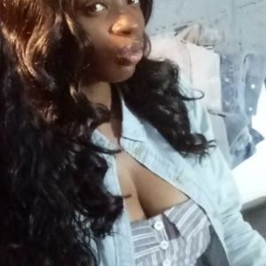 Meet your Posher, Leigh